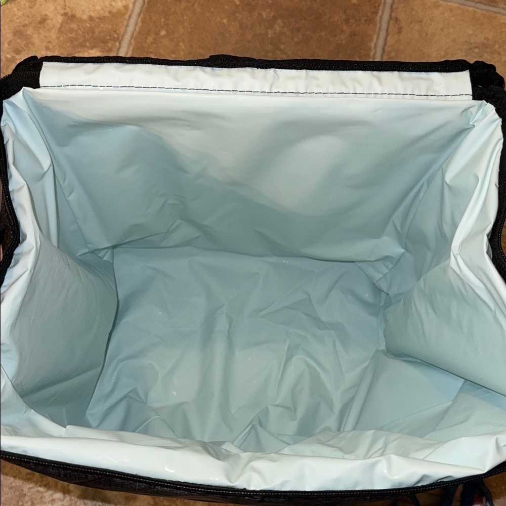 Thirty-One Signature Collection 31 LG Light Gray Black Insulated Bag - Picture 6 of 13